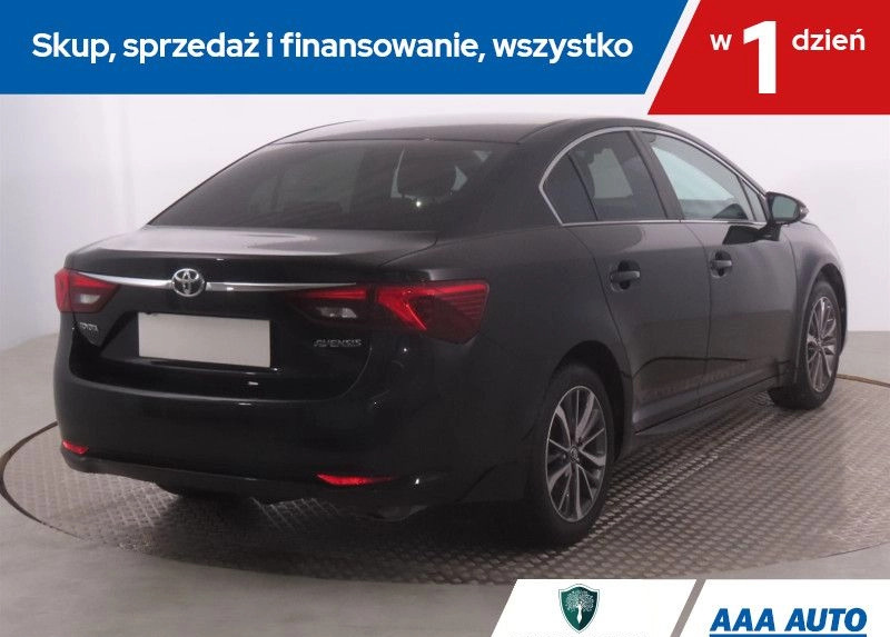 Toyota Avensis cena 63000 przebieg: 133825, rok produkcji 2015 z Piotrków Trybunalski małe 254